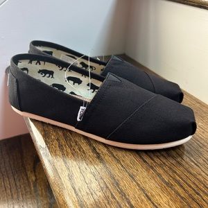 Brand new in box black Toms